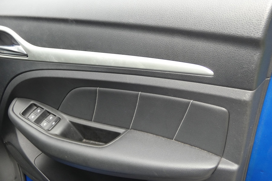 2020 MG HS MY20 ESSENCE SUV Image 16