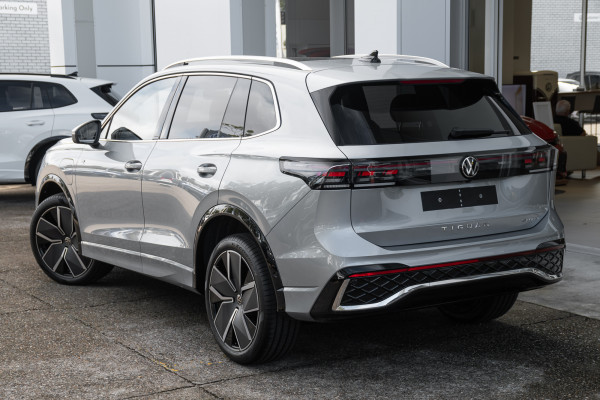 2026 Volkswagen Tiguan CT 200TSI eHybrid R-Line SUV Image 2