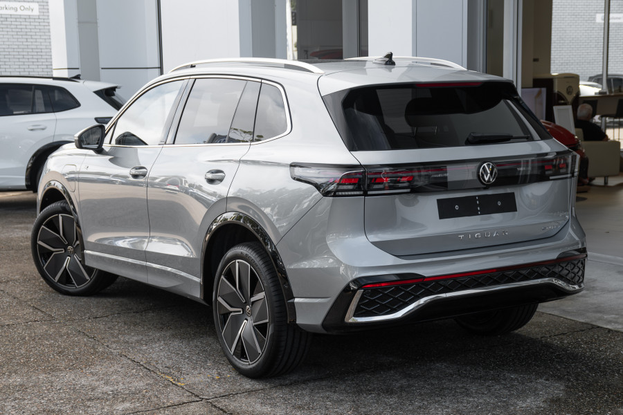 2026 Volkswagen Tiguan CT 200TSI eHybrid R-Line SUV Image 2