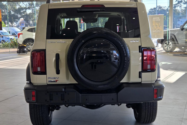 2026 GWM Tank 300 P01 Lux Hi4-T PHEV SUV Image 4