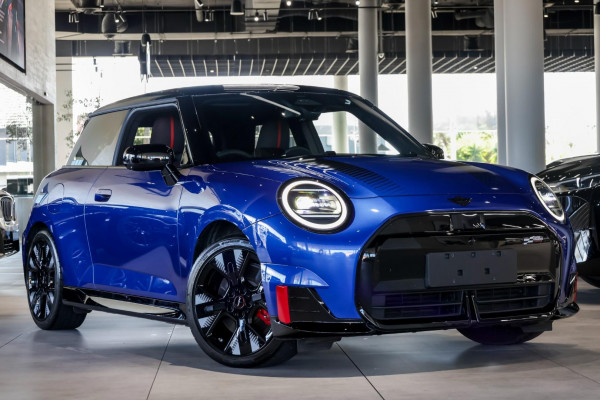 MINI Cooper JCW E Favoured J01