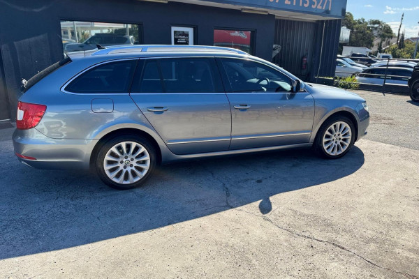 2013 Skoda Superb 3T Elegance 125TDI Wagon Image 4