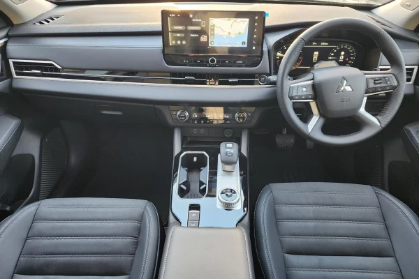 2025 Mitsubishi Outlander ZM LS SUV Image 8