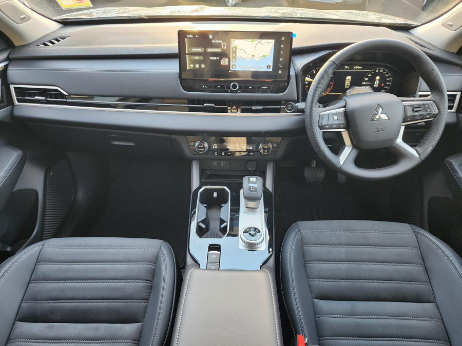 2025 Mitsubishi Outlander ZM LS SUV Image 8