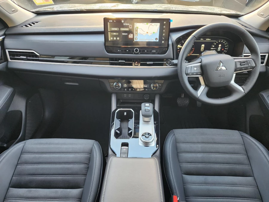 2025 Mitsubishi Outlander ZM LS SUV Image 8