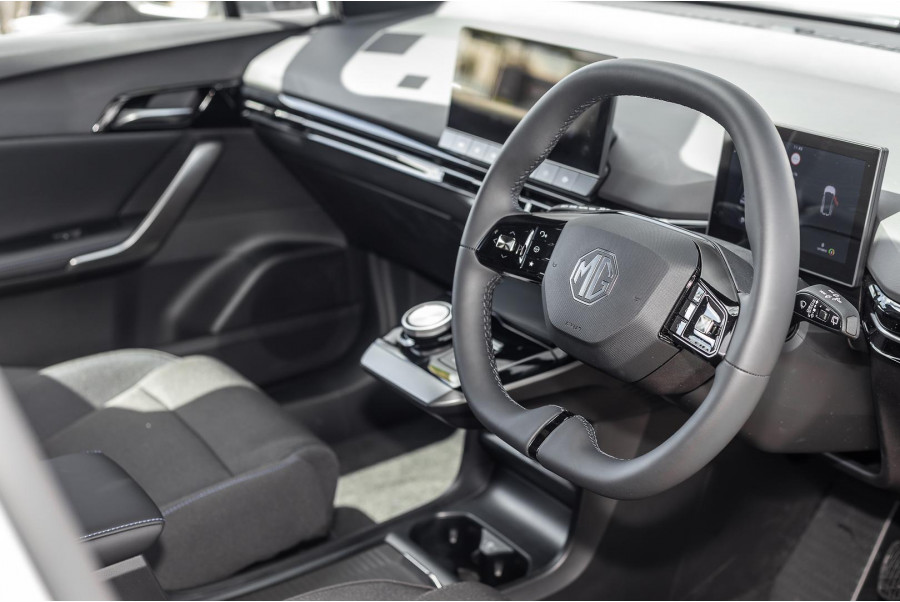 2024 MG MG4 MEH32 Excite 64 150kW Hatch Image 11