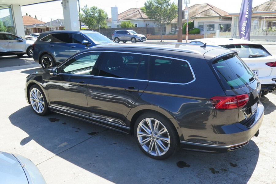 2017 Volkswagen Passat B8 206TSI R-Line Wagon Image 7