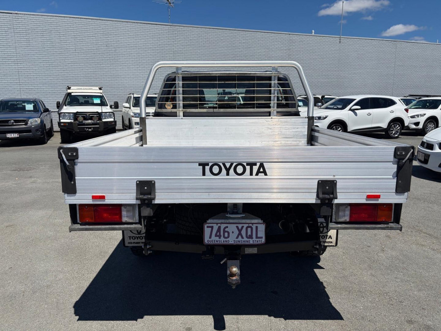 2017 Toyota HiLux  SR Double Cab Pick Up Image 9