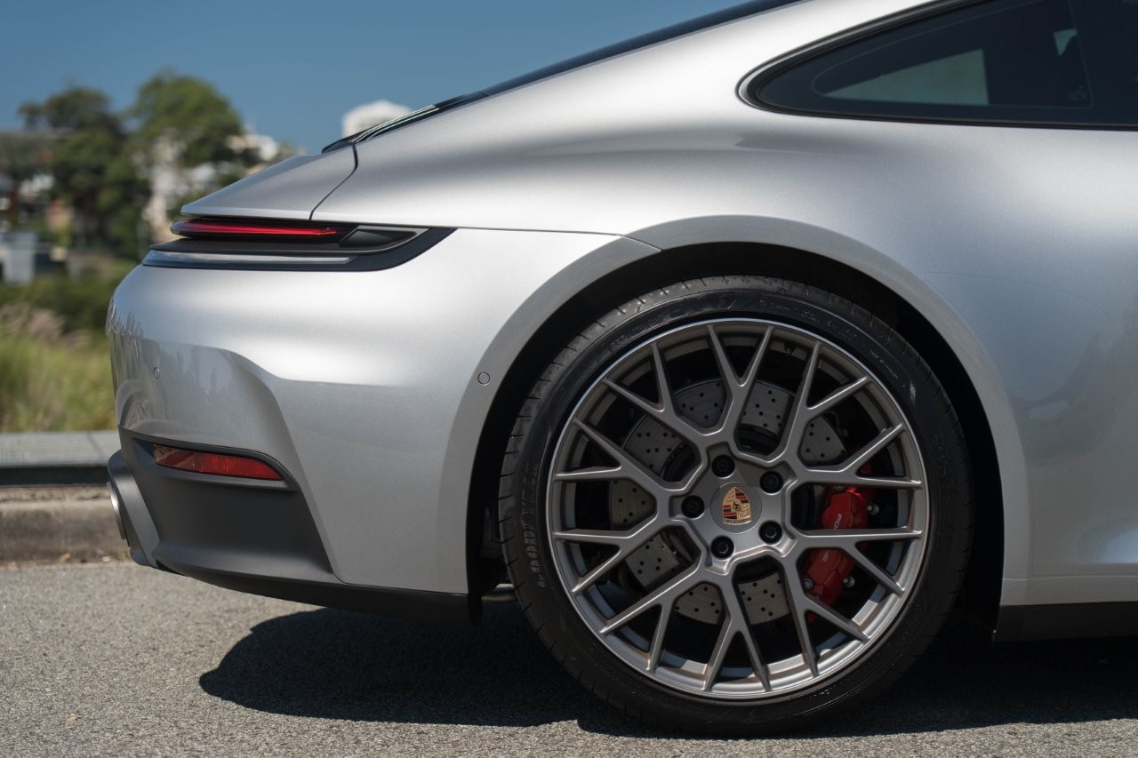 2025 Porsche 911 992.2 Carrera S Coupe Image 9