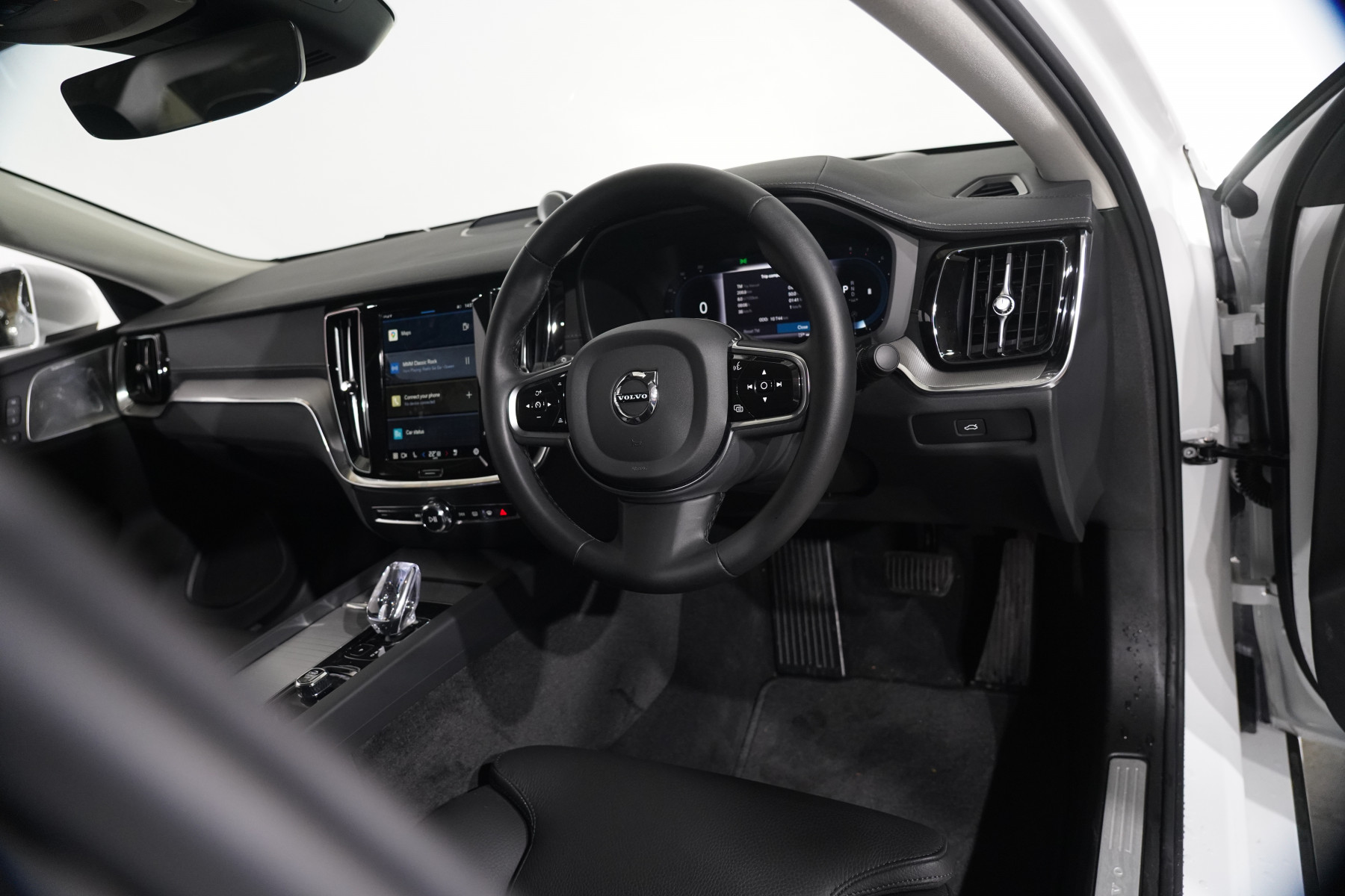2023 Volvo S60 Ultimate B5 Bright Mhev Sedan Image 12