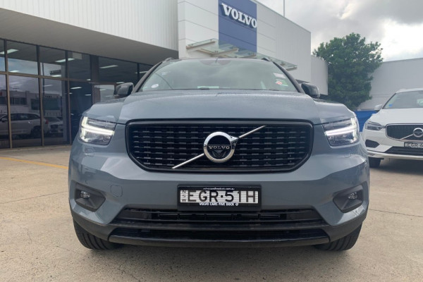 2020 Volvo XC40 XZ T5 R-Design Suv Image 3