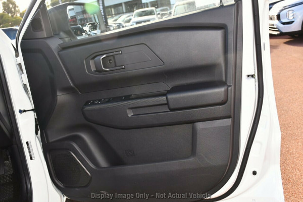 2026 MY25 Mitsubishi Triton MV  GLX Cab Chassis Image 3