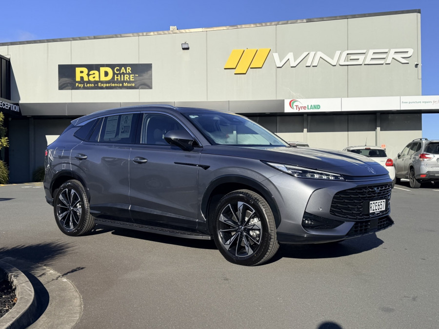 2026 MG HS Super Hybrid Essence SUV Image 1