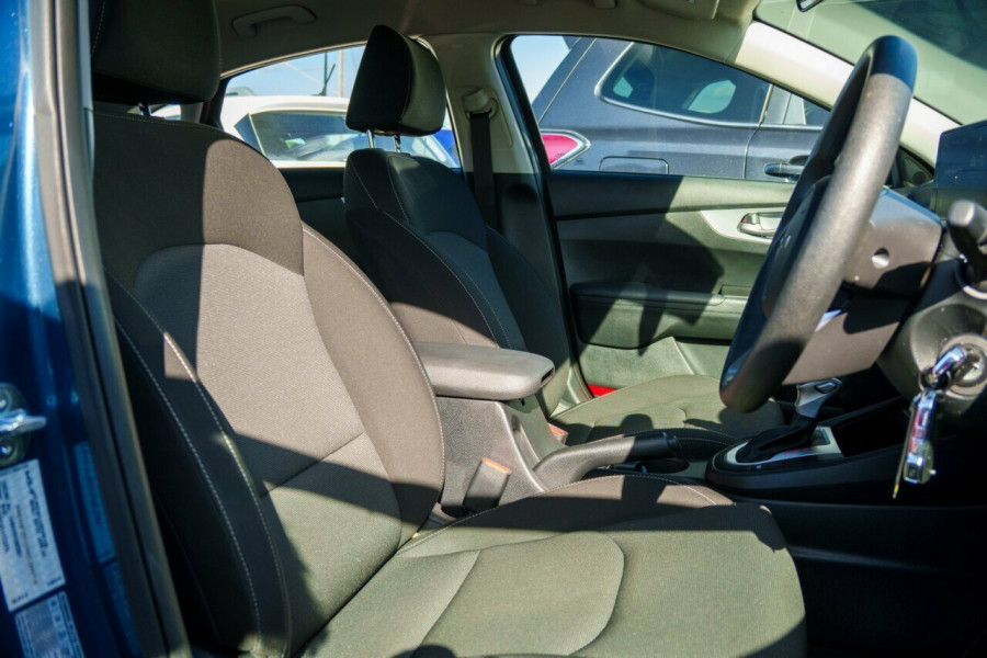 2024 Kia Cerato BD S Hatch Image 16
