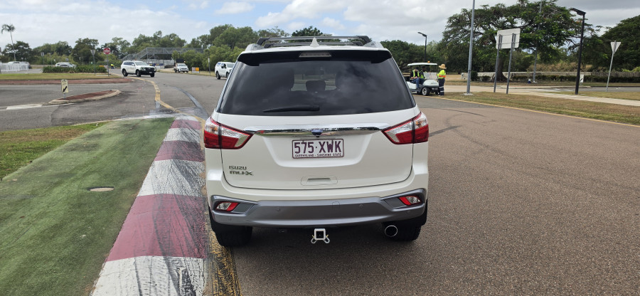 2018 Isuzu MU-X LS-T SUV Image 6