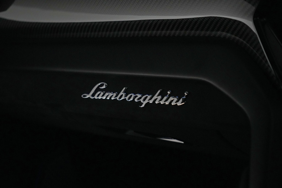 2022 Lamborghini Urus SUV Image 48