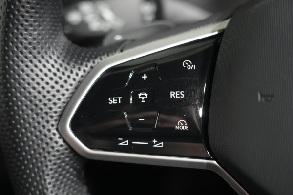 2024 Volkswagen Touareg 210TDI R-Line SUV Image 24