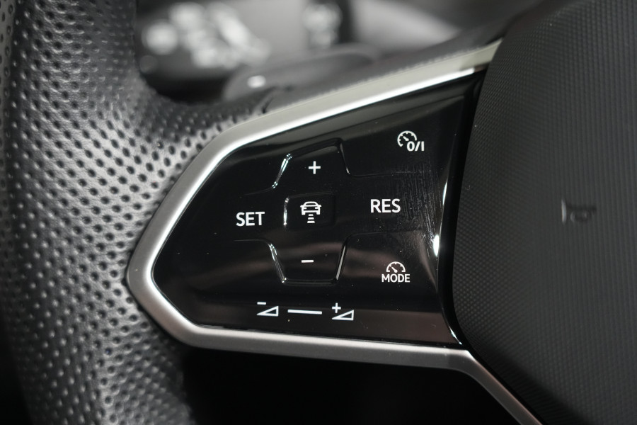 2024 Volkswagen Touareg 210TDI R-Line SUV