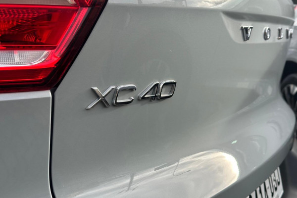 2025 MY26 Volvo XC40 XZ Ultra B4 Bright SUV Image 13