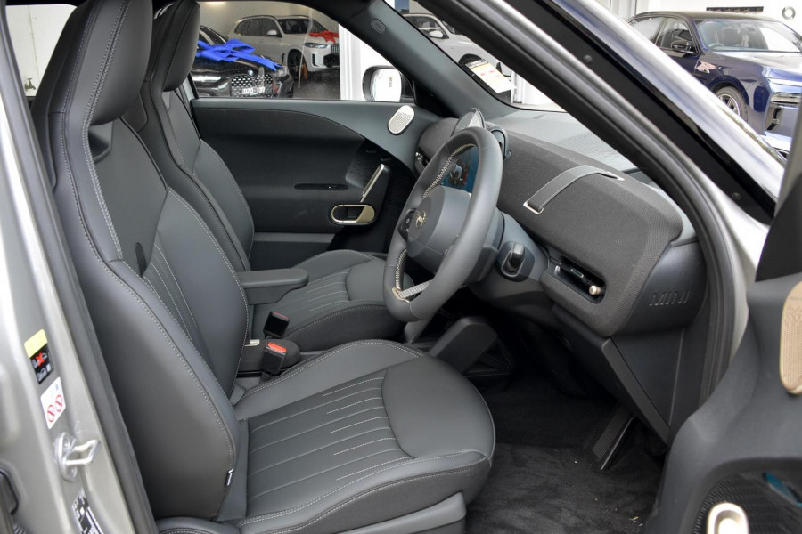 2026 MINI Aceman J05 SE Favoured Hatch