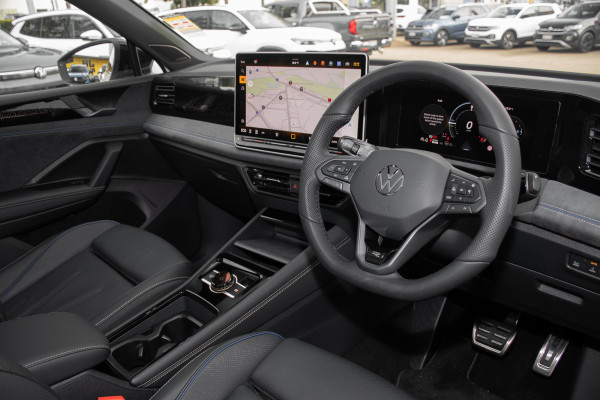 2026 Volkswagen Tiguan CT 200TSI eHybrid R-Line SUV image 6