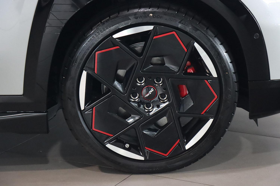 2025 MINI Aceman J05 JCW E Favoured Hatch