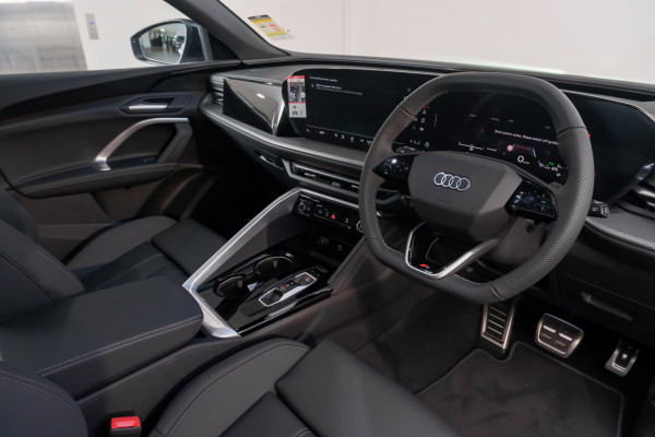 2026 Audi Q5 TFSI Sport SUV image 7