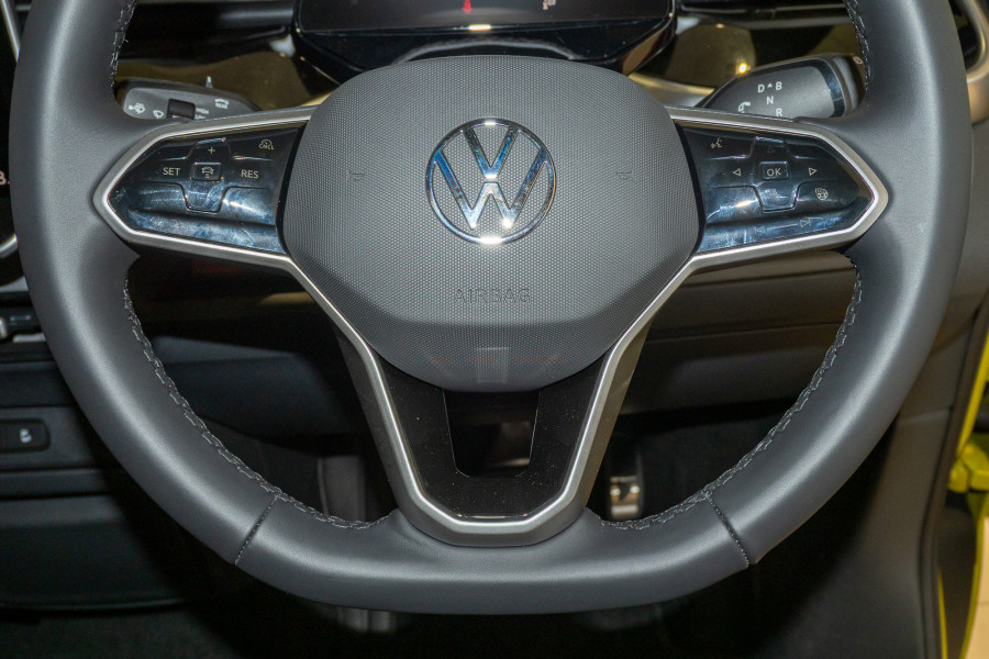 2024 MY25 Volkswagen ID. Buzz EB Pro BEV560 People Mover Image 9