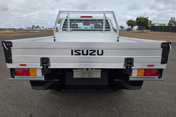 2026 Isuzu D-MAX RG SX Cab Chassis Image 4