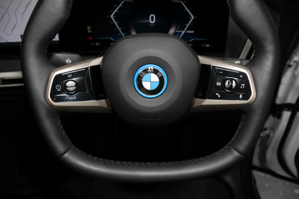 2024 BMW iX xDrive40 Sport SUV Image 15