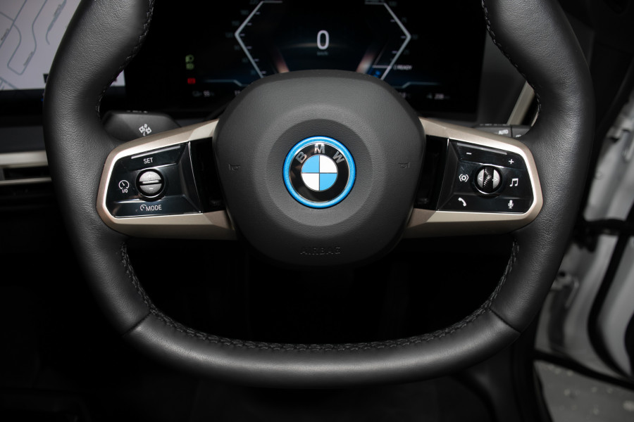 2024 BMW iX xDrive40 Sport SUV Image 15