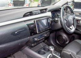2015 Toyota Hilux GUN126R SR5 (4x4) Dual cab utility