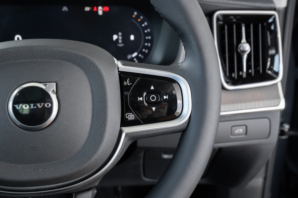 2026 Volvo XC90 L Series Ultra B5 Dark SUV Image 27