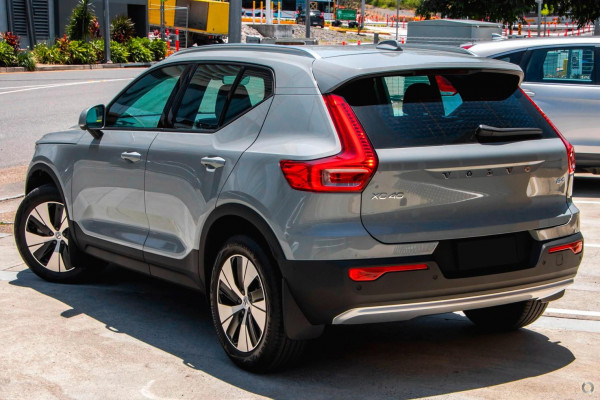 2025 Volvo XC40 XZ Plus B4 SUV Image 4