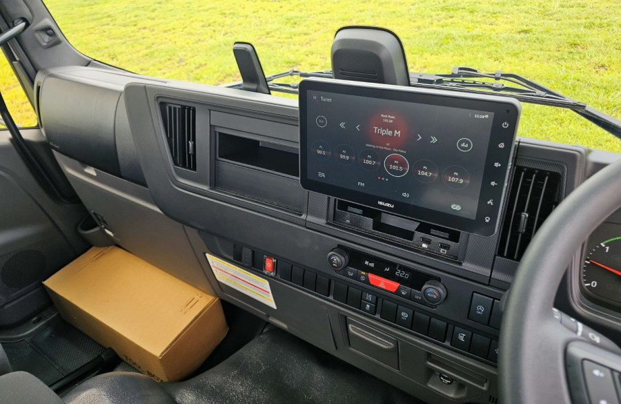 2025 Isuzu FRR 110-240 AM D53 Cab Chassis Image 17