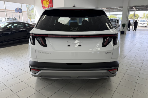 2026 Hyundai Tucson NX4.V4 Hybrid Premium SUV Image 6