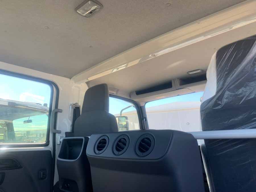 2026 Isuzu NPR Cab Chassis Image 17