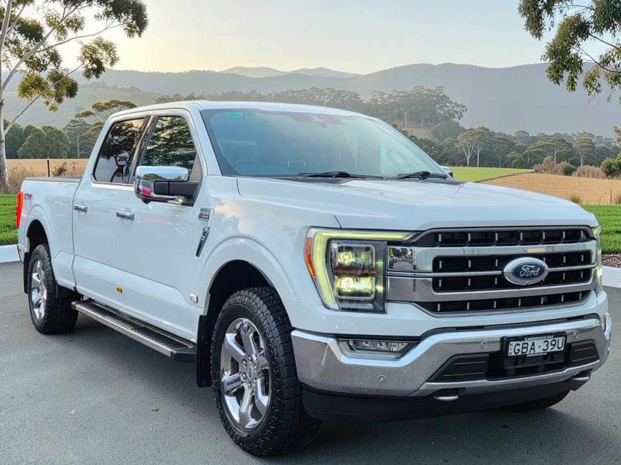 2023 Ford F-150  Lariat Dual Cab Image 1