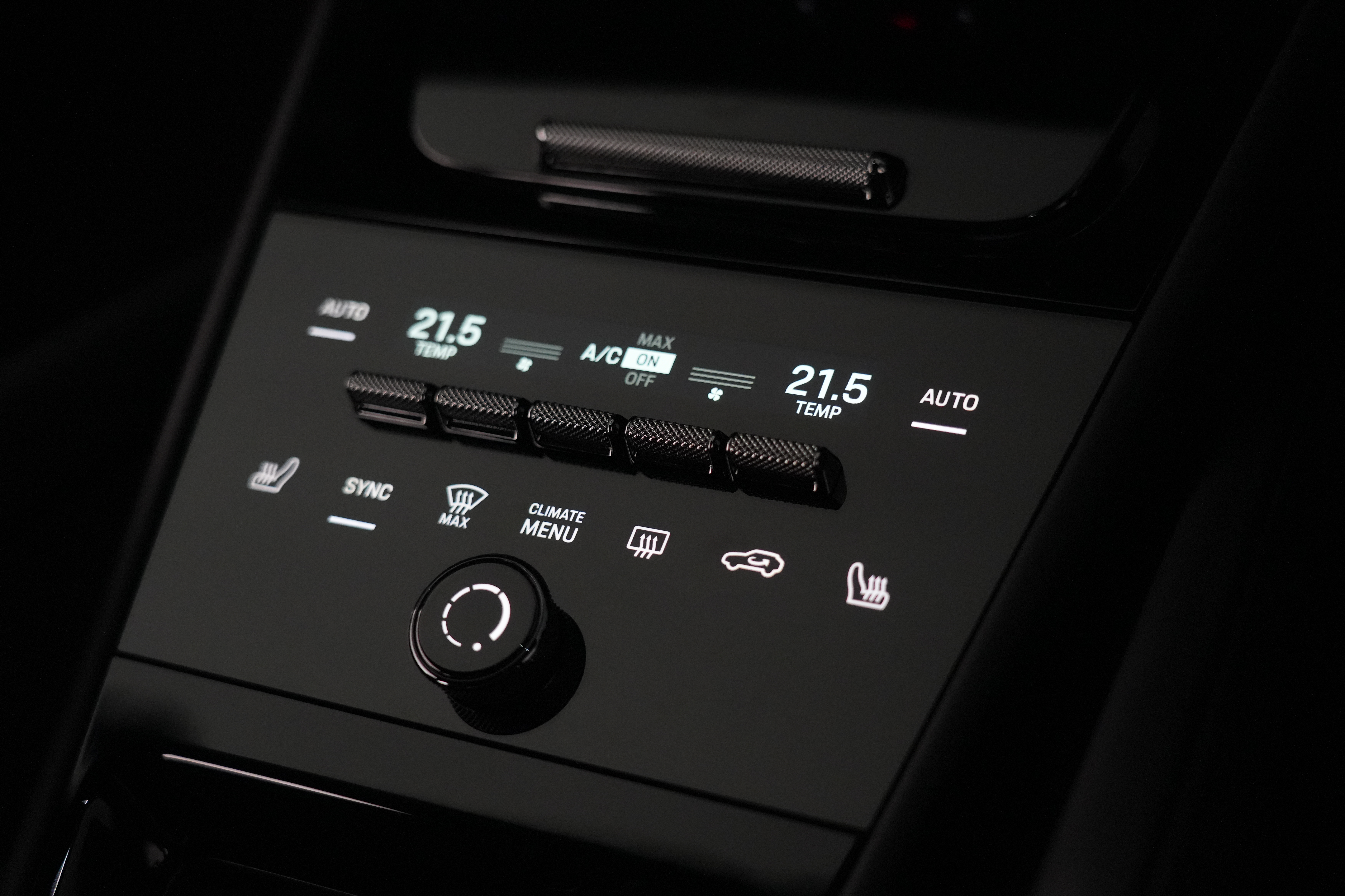 2024 Porsche Cayenne GTS Coupe Image 34