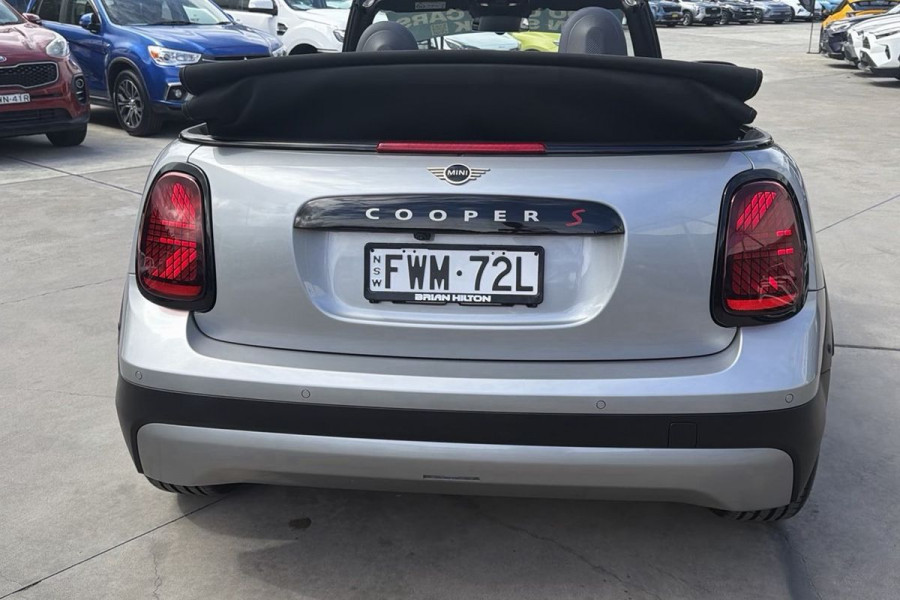 2025 MINI Cooper F67 C Classic Convertible Image 6