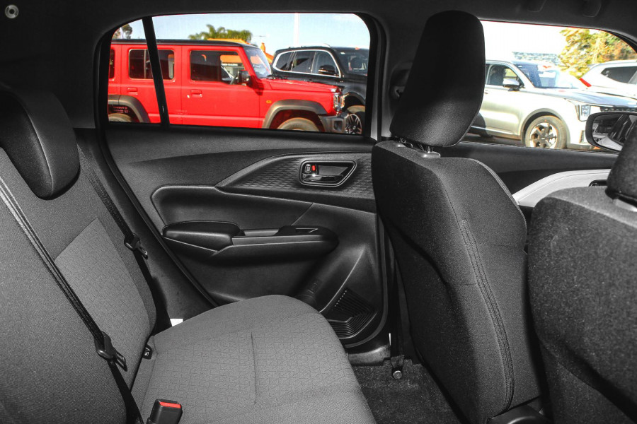 2025 Suzuki Swift UZ Hybrid Plus Hatch Image 9