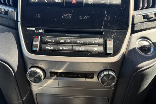 2019 Toyota LandCruiser VDJ200R VX SUV Image 21