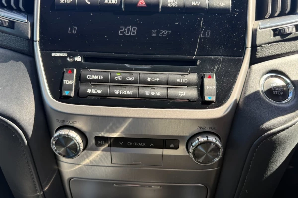 2019 Toyota LandCruiser VDJ200R VX SUV Image 21