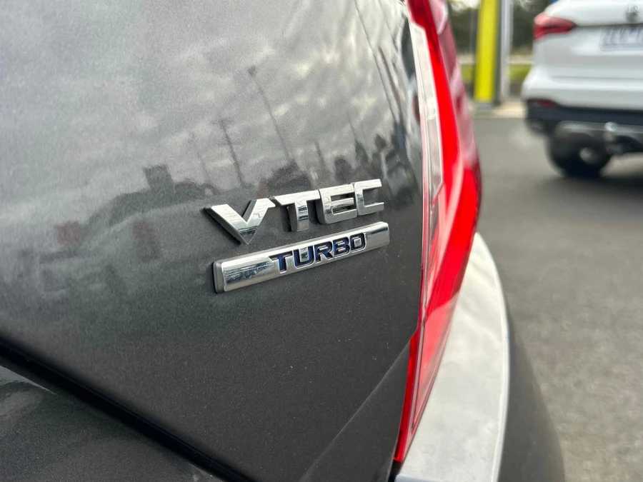 2018 Honda Civic 10th Gen VTi-L Sedan Image 6