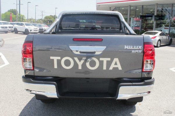 2016 Toyota HiLux  SR5 Double Cab Pick Up Image 3