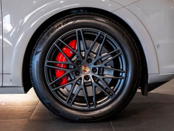 2024 Porsche Cayenne GTS SUV image 30