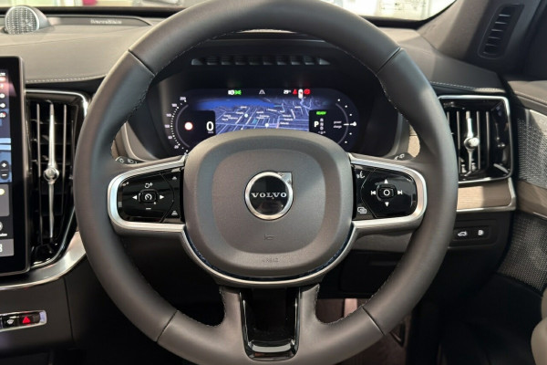 2026 Volvo XC90 L Series Ultra T8 Plug-in Hybrid Dark SUV Image 22