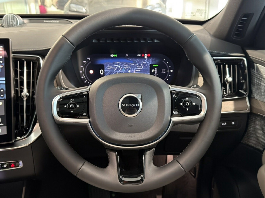 2026 Volvo XC90 L Series Ultra T8 Plug-in Hybrid Dark SUV Image 22