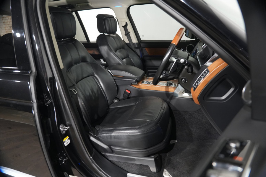 2019 Land Rover Range Rover SDV8 Autobiography SUV Image 27
