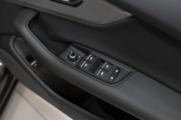 2025 Audi Q7 4M 45 TDI SUV image 17